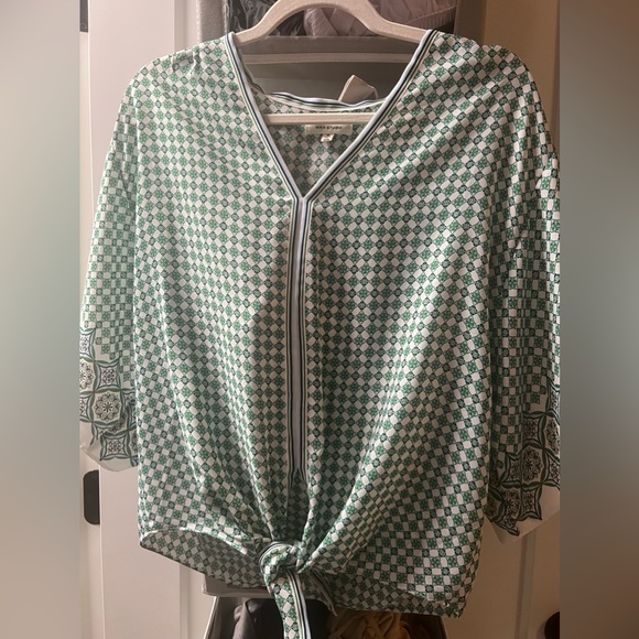 Tops - Light green top